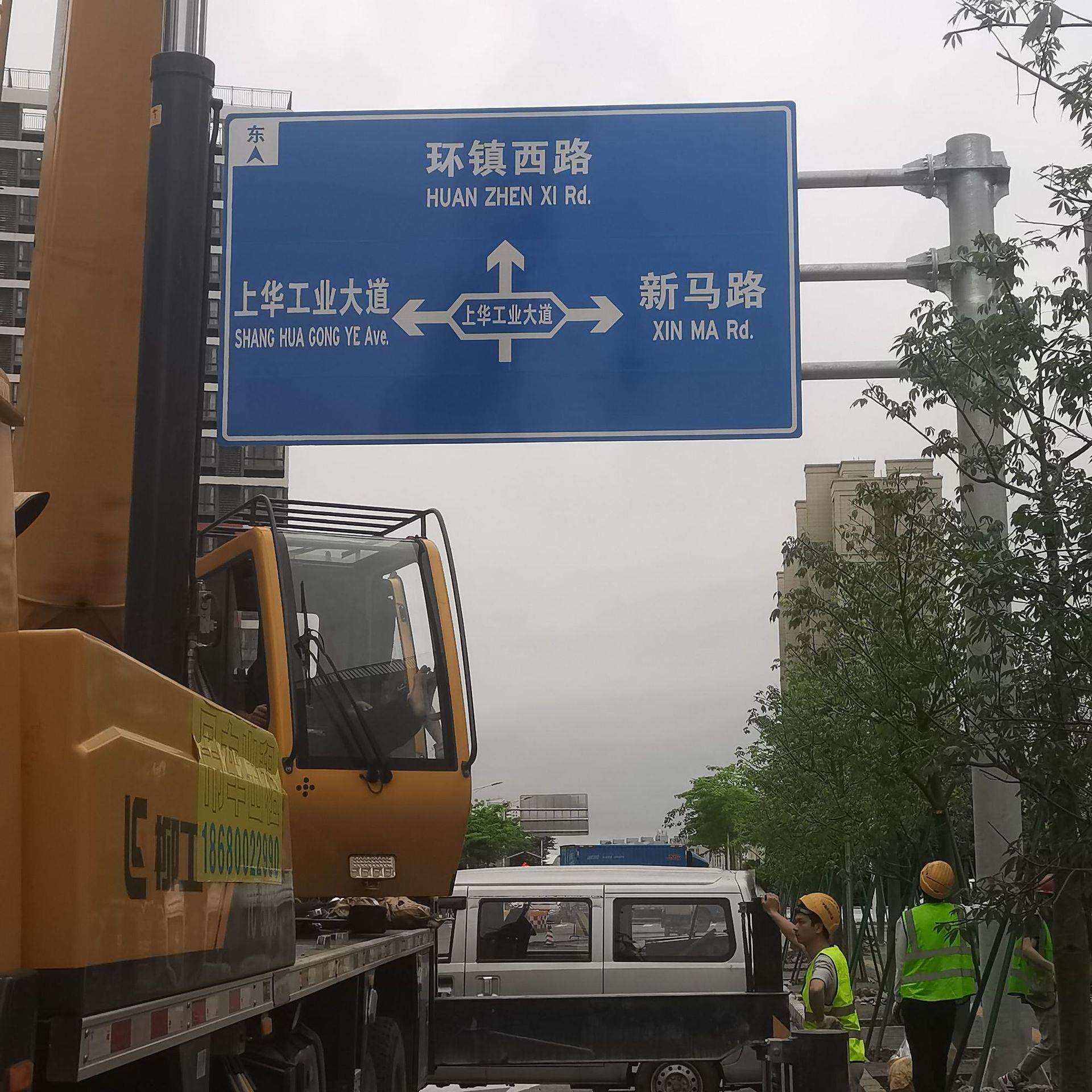 可订购交通指示牌F杆 双悬臂八角杆热镀锌圆杆 指示牌反光立杆