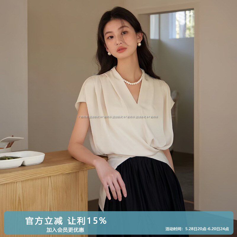 简约又好搭,品质好!珍珠垂感V领丝滑衬衫女设计感多色衬衣8013