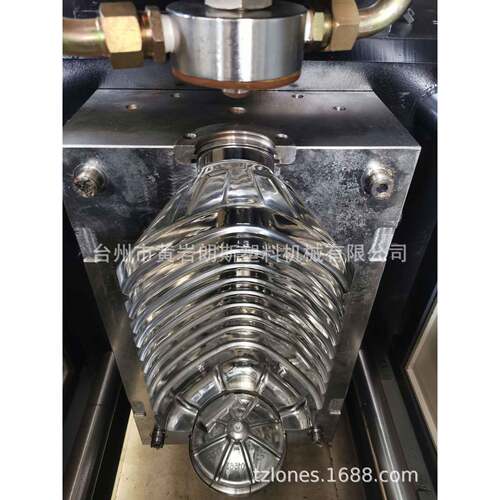 厂家直销LS-B20L半自动PET吹瓶机饮料吹瓶机大容量油桶吹塑机