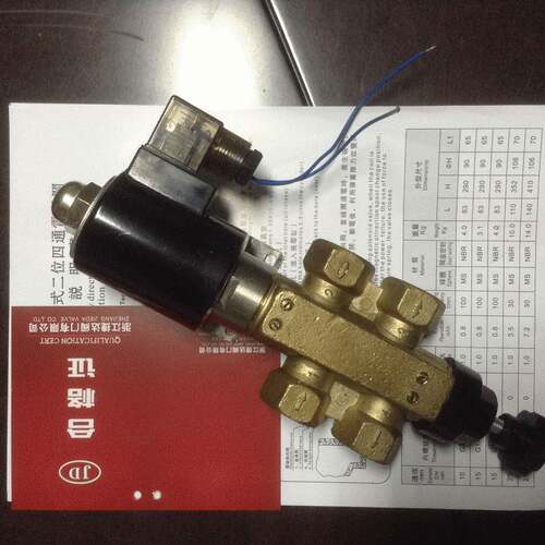 黄铜内螺纹直动式两位四通电磁阀YC24D,和排泥阀配套使用的电磁阀