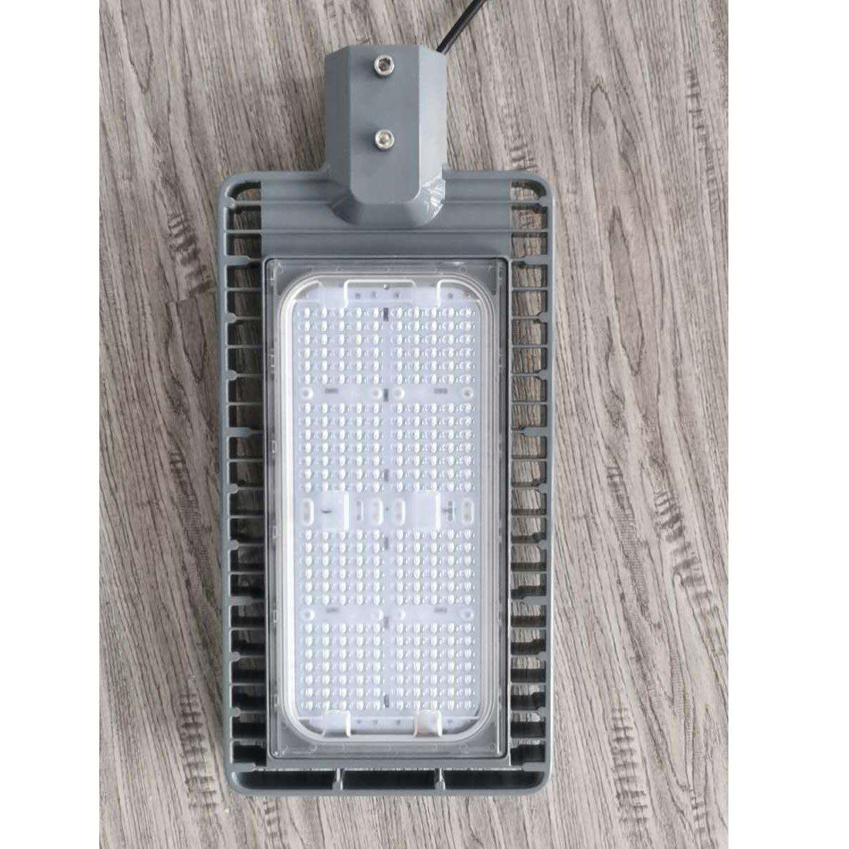 厂家直供70W80W 90W120W150W180W LED 路灯整灯套件道路广场照明