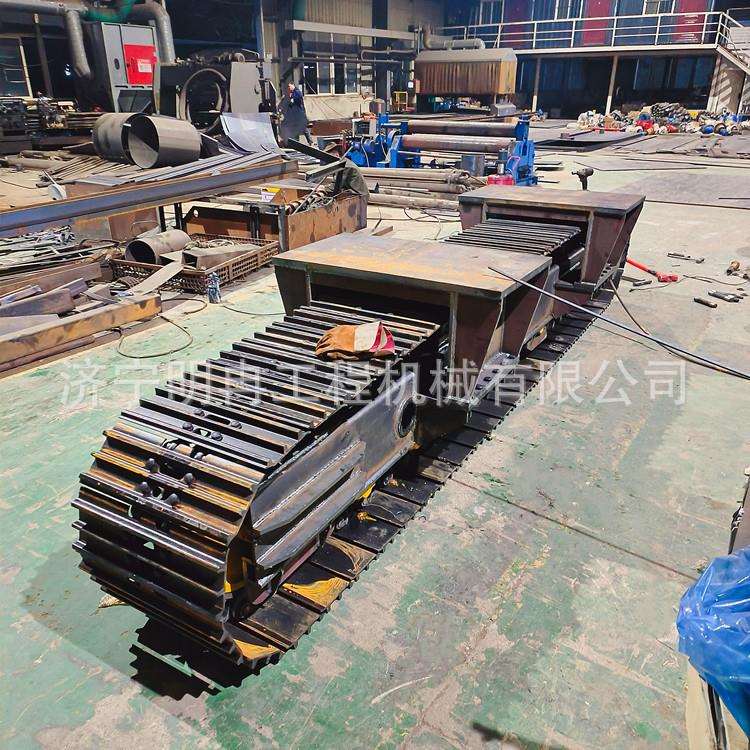 电机液压站驱动钢制履带底盘总成 上装承载35吨旋转行走伸缩出腿