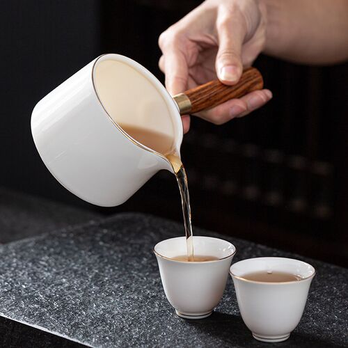 白瓷公道杯家用简约大号陶瓷分茶器羊脂玉木柄T公杯功夫茶具茶海