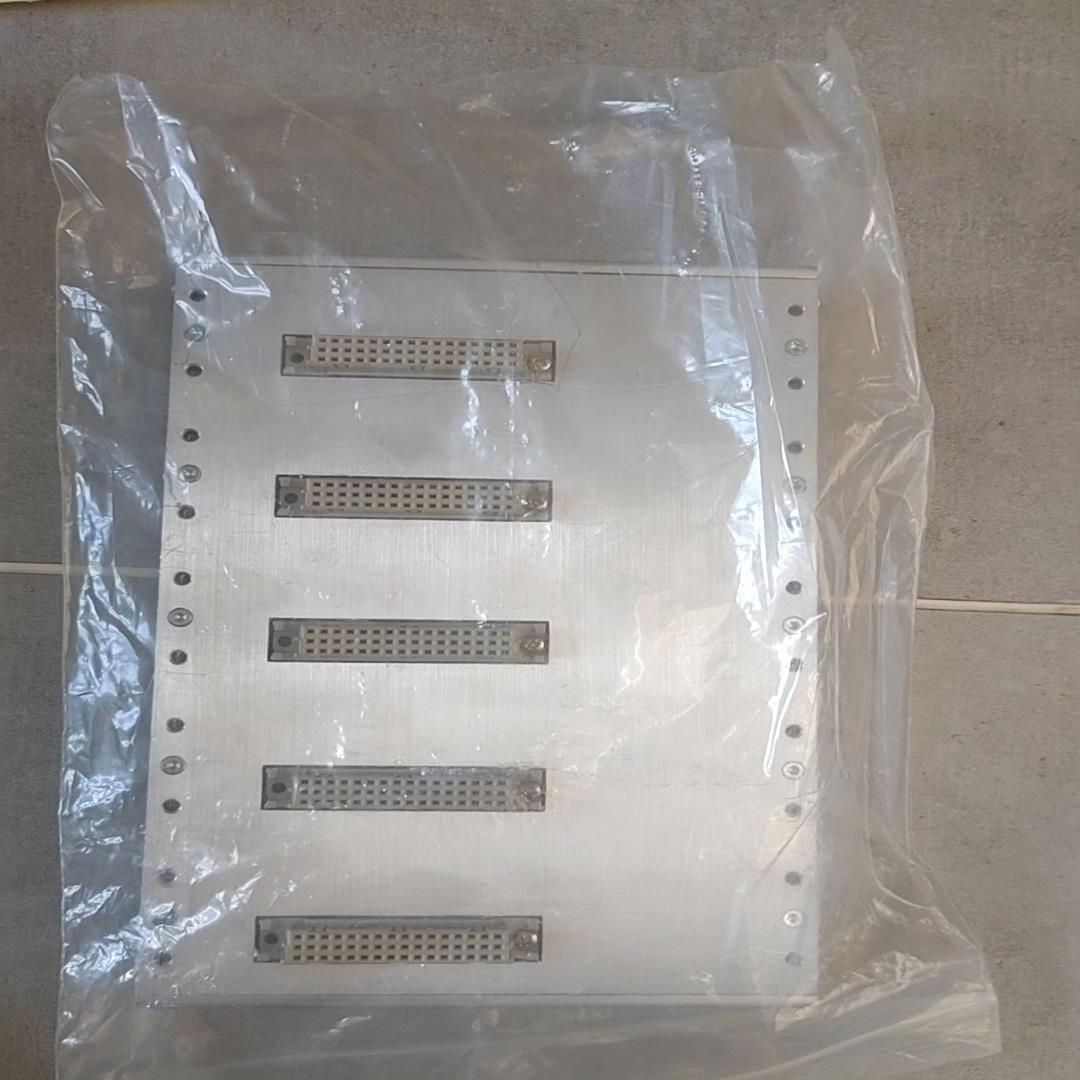 交换机底座2个,议价