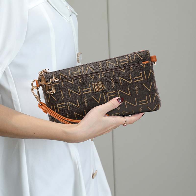 2025新款百搭气质单肩斜挎小包印花软皮L可放手机潮手拿包女小包