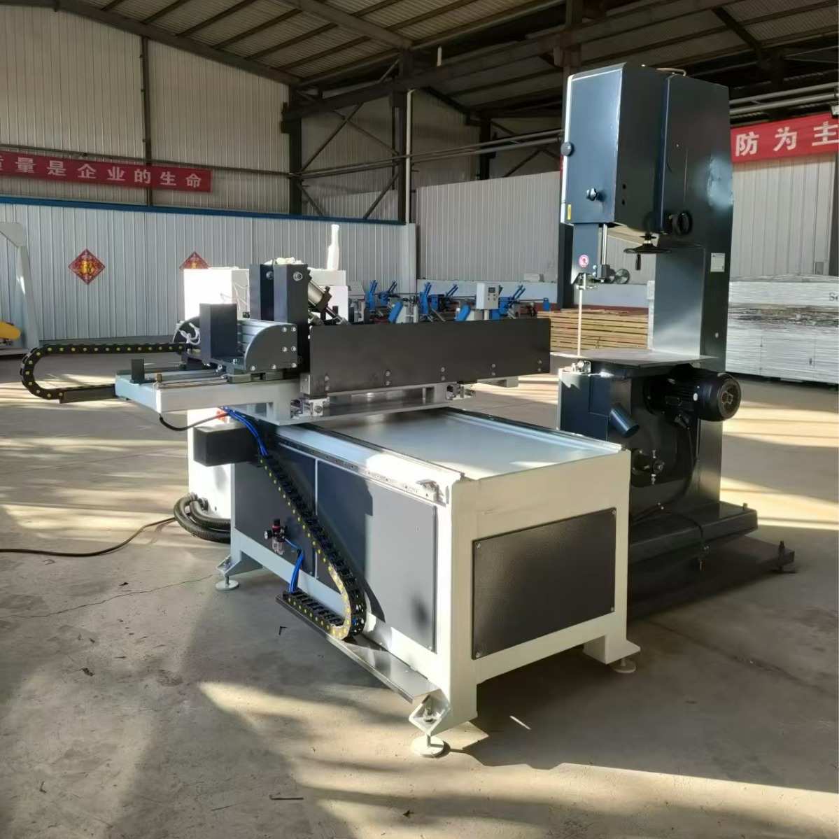 全自动数控曲线带锯机出口猫抓板瓦楞纸切割带锯机实木家具餐桌椅