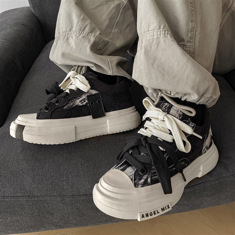 小众高级感厚底增高鞋男款7cm情侣黑色帆布板鞋百搭鞋子男鞋潮鞋