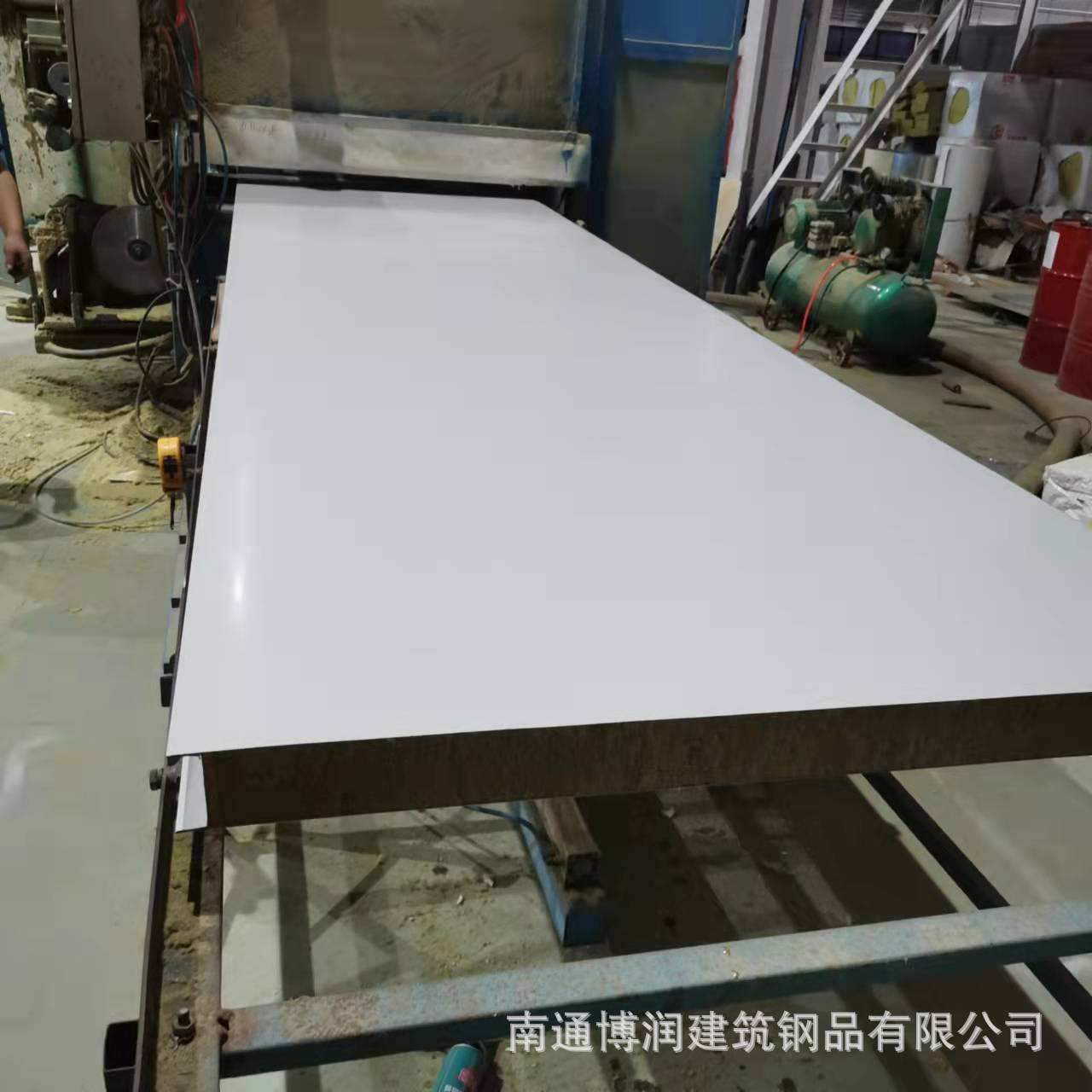 1150型机制硅岩净化板宝钢硅岩夹芯板硅岩净化彩钢板