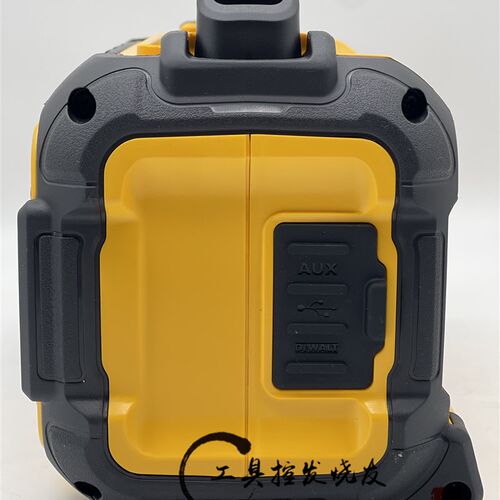 美国得伟DCR010室外蓝牙立体声音箱支持12v-20v锂电110V输入