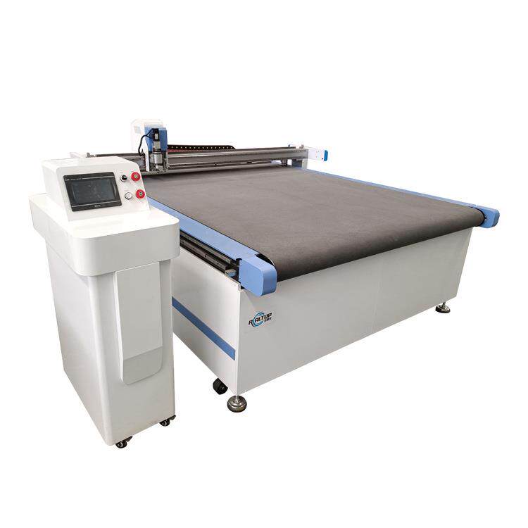 颗粒羊剪绒皮草皮革多层裁床切割机1825数控服装振动刀切割机