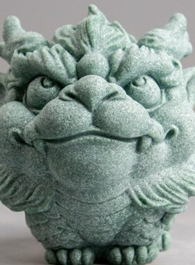 青砂石鱼缸假山造景中式火麒麟办公家居创意精品国潮桌面茶宠摆件