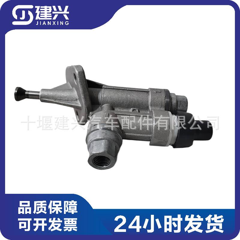 东风康明斯6BT5.9柴油发动机输油泵 4937767 3918076 1106N1-010