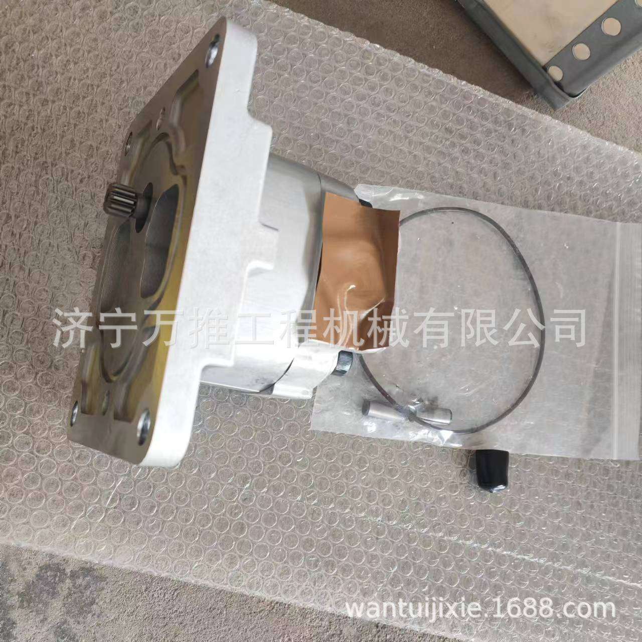 推土机D375  齿轮泵  705-32-27540