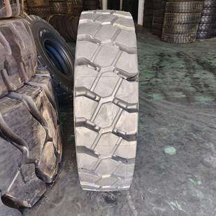 1400R24港口叉车正面吊堆高机IND 4花纹真空钢丝工程机械轮胎