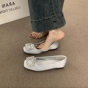 法式平底高级感水钻方扣缎面单鞋女2025年春季新款温柔风晚晚鞋子