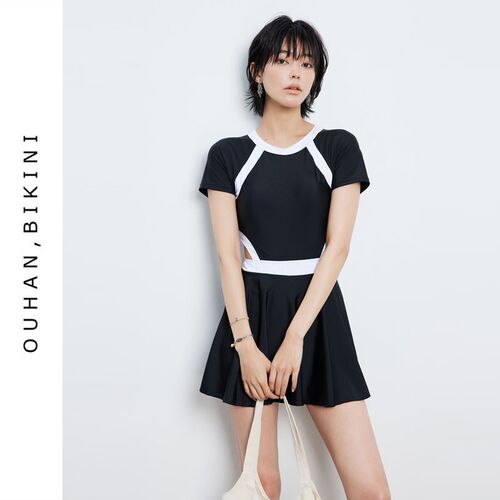 2024年新款ins风p小胸聚拢遮肚显瘦连体学生保守温泉裙式泳衣女