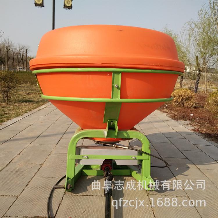 农业大型撒肥机志成悬挂式撒肥器轴传动化肥抛撒机