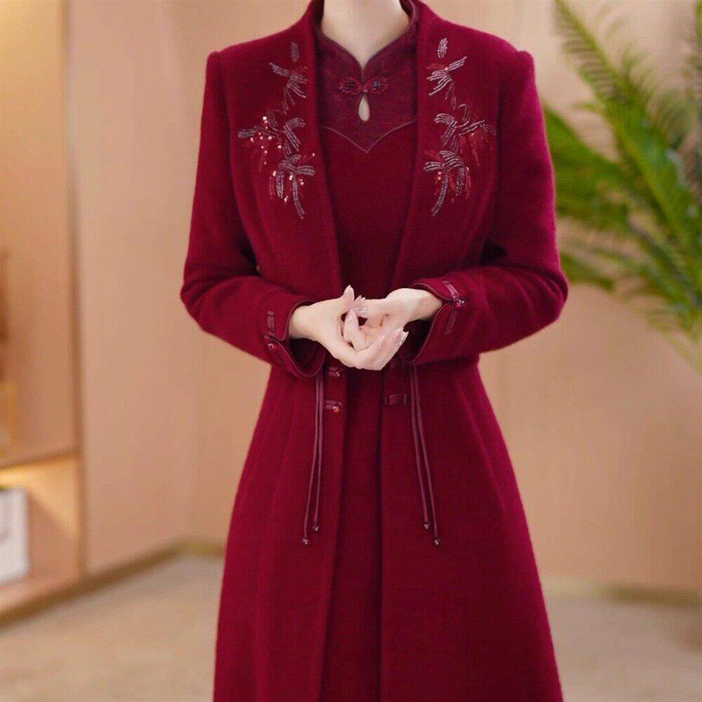 高级雪花绒加厚风衣两件套女2026秋冬新款时尚酒红色礼服连衣裙套