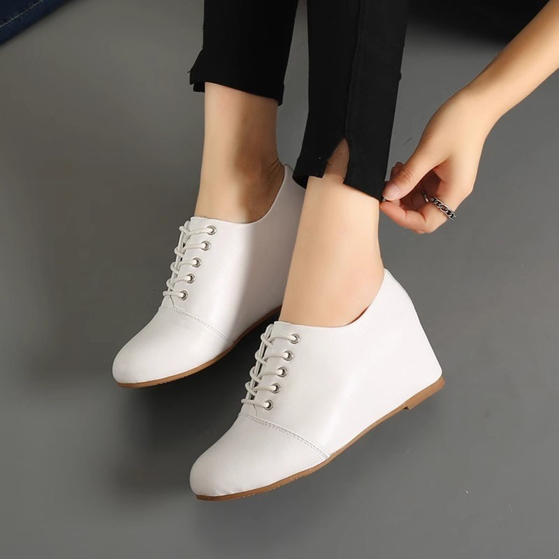 2025春新款韩版真皮小白鞋内增高休闲圆头舒适皮鞋高跟百搭女单鞋