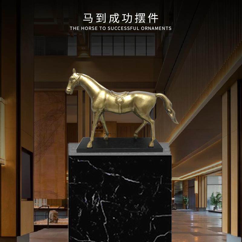 厂家供应动物雕塑工艺摆件酒店配套义马当先摆件铸铝营销中心雕塑