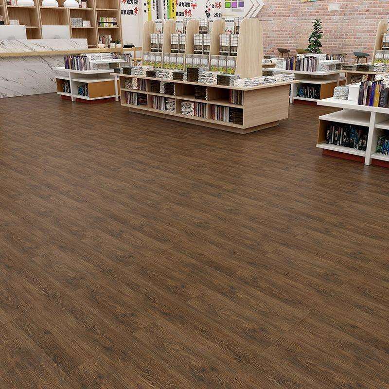 SPC锁扣地板PVC翻新木纹地板石塑地板多层自动扣贸易工厂直供