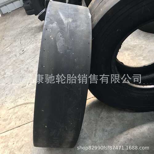 供应13/80-20胶轮光面压路机1000/1100-20 14/70-20工程机械轮胎