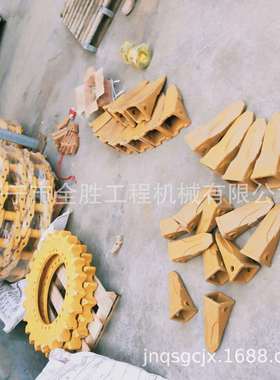 PC200-7挖掘机斗齿 挖斗205-70-19570TL 齿座 铲斗连杆