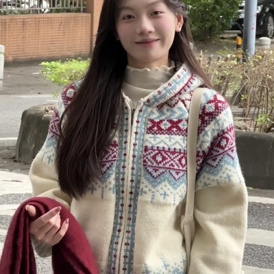 费尔岛毛衣外套女小个子冬2025新款圣诞穿搭撞色提花连帽针织开衫