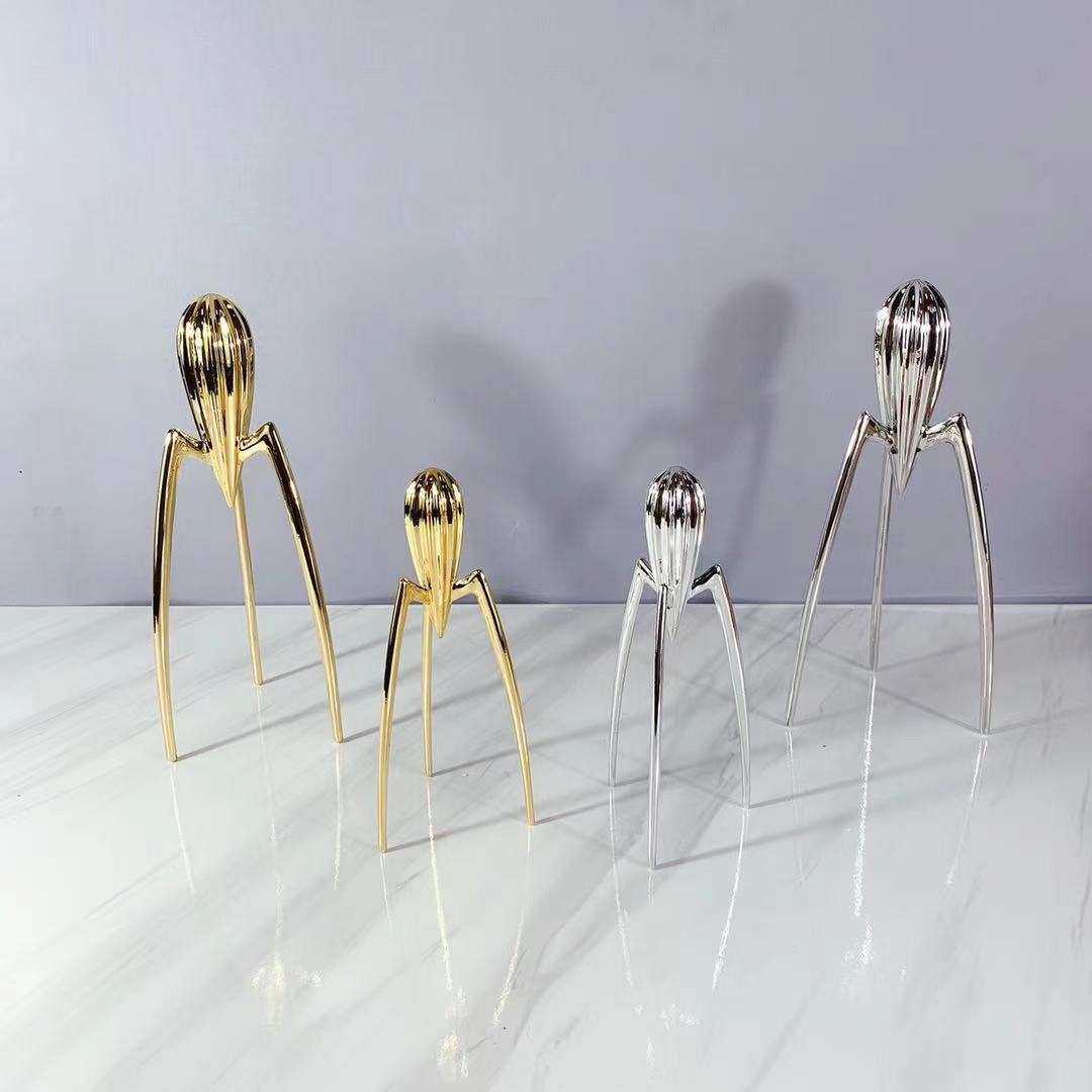 现代简约银色章鱼外星人榨汁器摆件样板房餐厅厨房客厅软装饰品,模玩/动漫/周边/娃圈三坑/桌游,模型制作工具/辅料耗材,淘宝优惠券,粉丝福利购,淘宝优惠卷