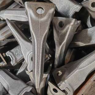 PC200挖掘机斗齿PC120RC 205-70-19570 205-70-19570A