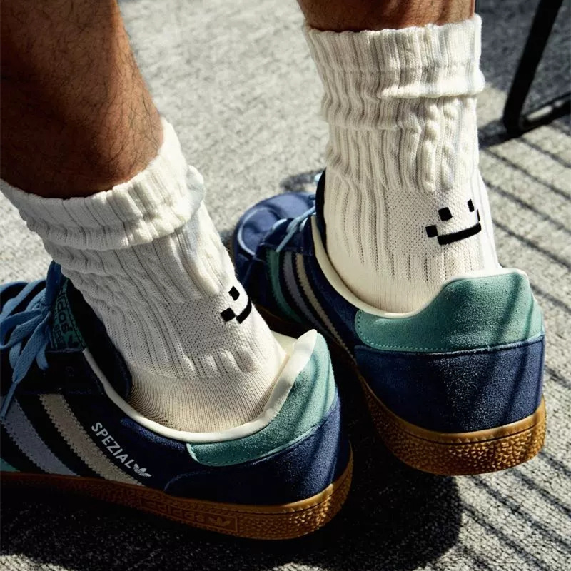 新款 加厚保暖袜笑脸袜子男士中筒袜潮白色季保暖棉袜日系毛巾底