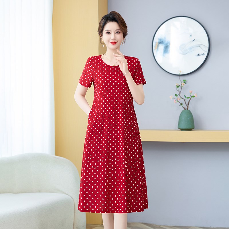 中年洋气妈妈夏装短袖波点漂亮连衣裙遮肚子中老年女士宽松圆领裙
