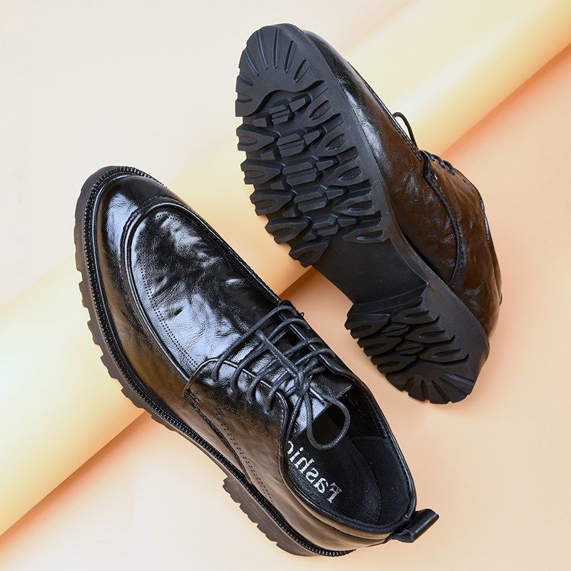 秋冬皮鞋男款年轻人商务正装软底休闲透气工作上班男鞋结婚新郎鞋