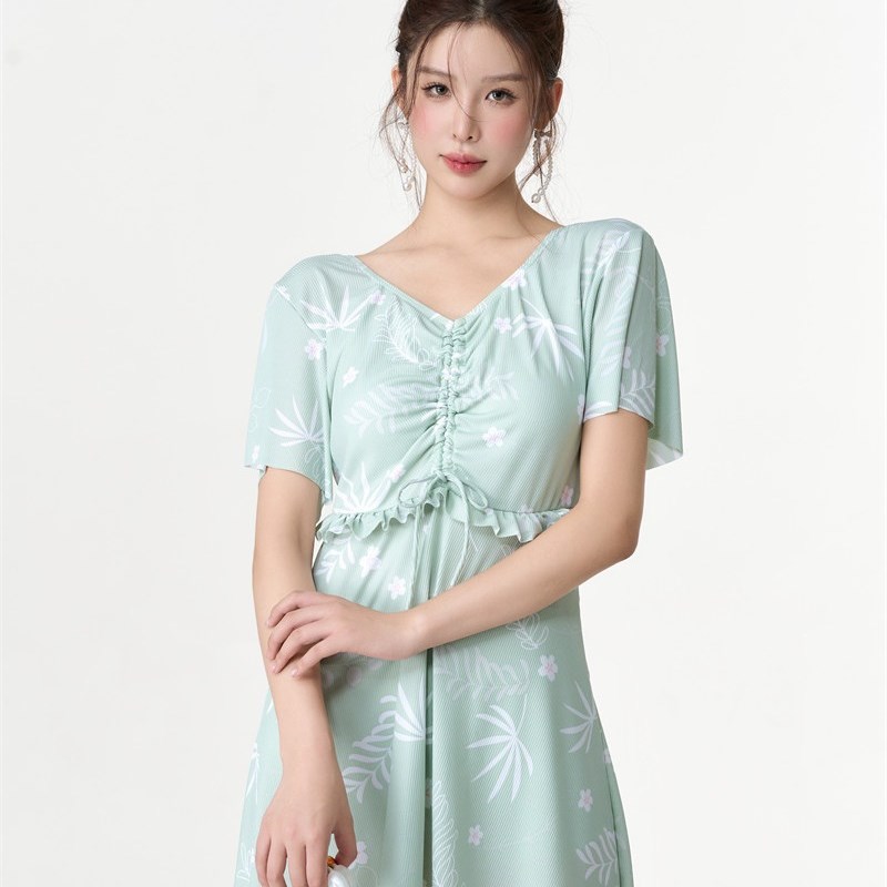 碎花泳衣女士泡温泉2024时尚印花连体显瘦遮肚游泳衣保守大码泳装