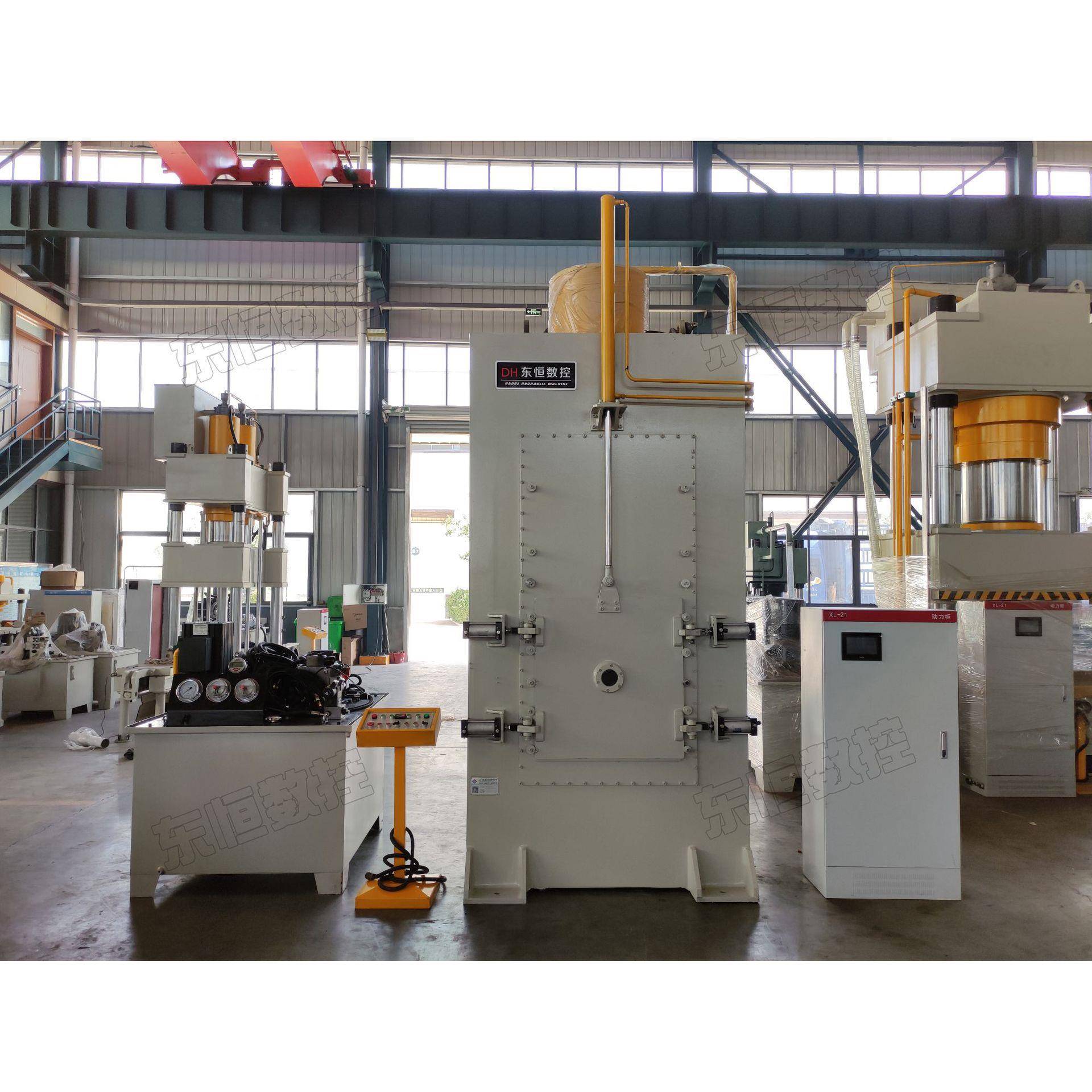 石墨烯导热膜平压机500吨1000吨石墨烯真空液压机负压多工位压机