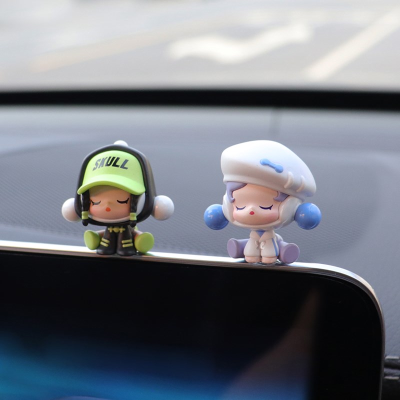 泡泡玛特车内装饰品摆件车上显示屏幕玩偶卡N通可爱车载中控台公