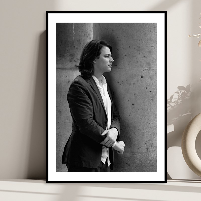 David Fray 法国古典钢琴家装饰画音乐家琴房教室复古怀旧挂画图片