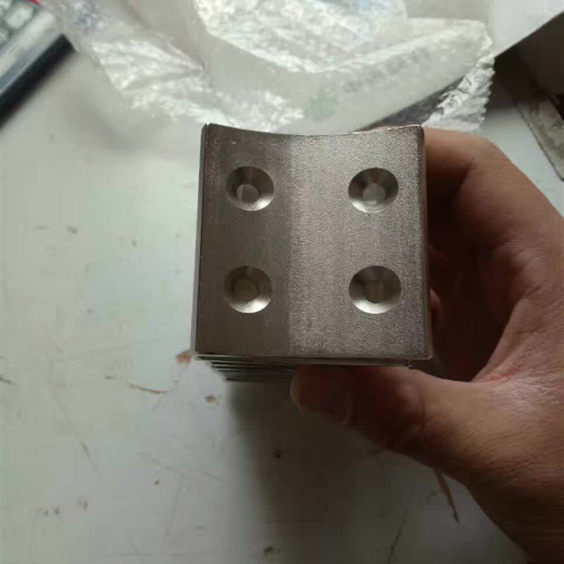 瓦片磁钢,客户定做尺寸保密,可以根据要求定做,只展示图片