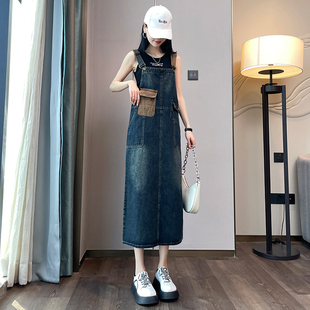 中长款牛仔背带裙女复古减龄2024春秋季新款时尚洋气宽松连衣裙子