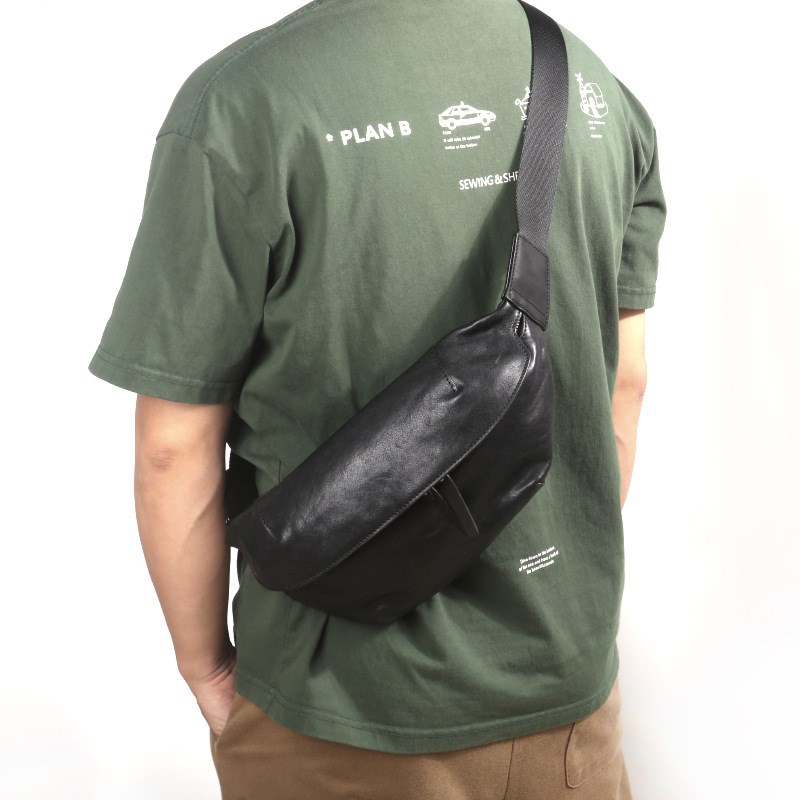 高级感男士胸包真皮时尚斜挎包日系植鞣牛皮腰包手机包胸前小背包