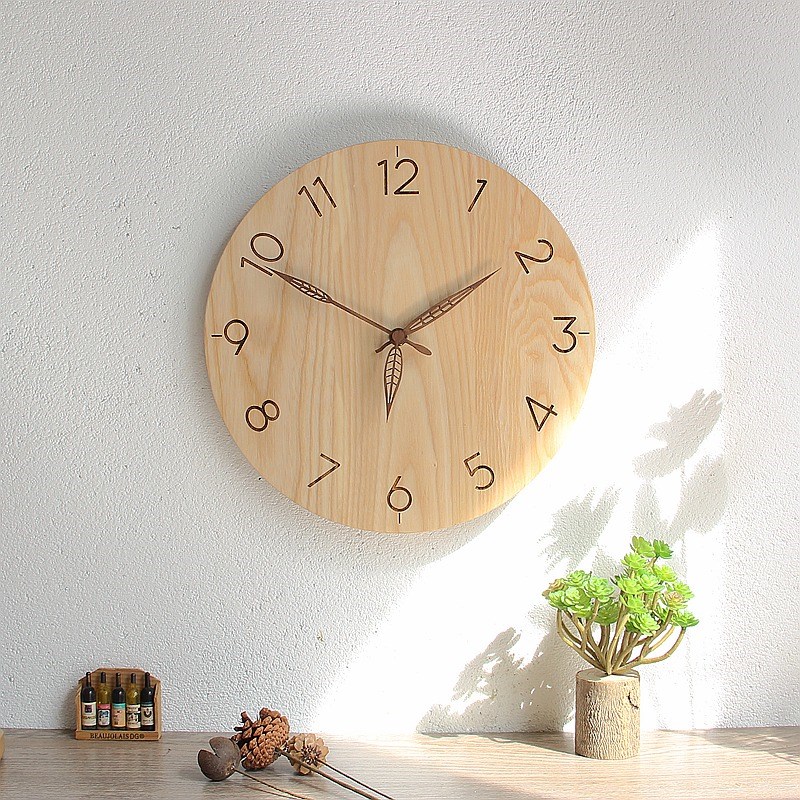 创意实木挂钟客厅家用时尚新款北欧现代简约钟表日式静音时钟挂墙