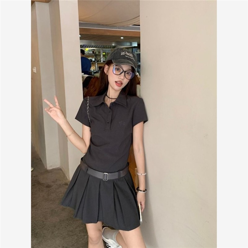 纯欲黑色假两件短袖连衣裙子女收腰气质设计感甜辣妹百褶短裙夏季