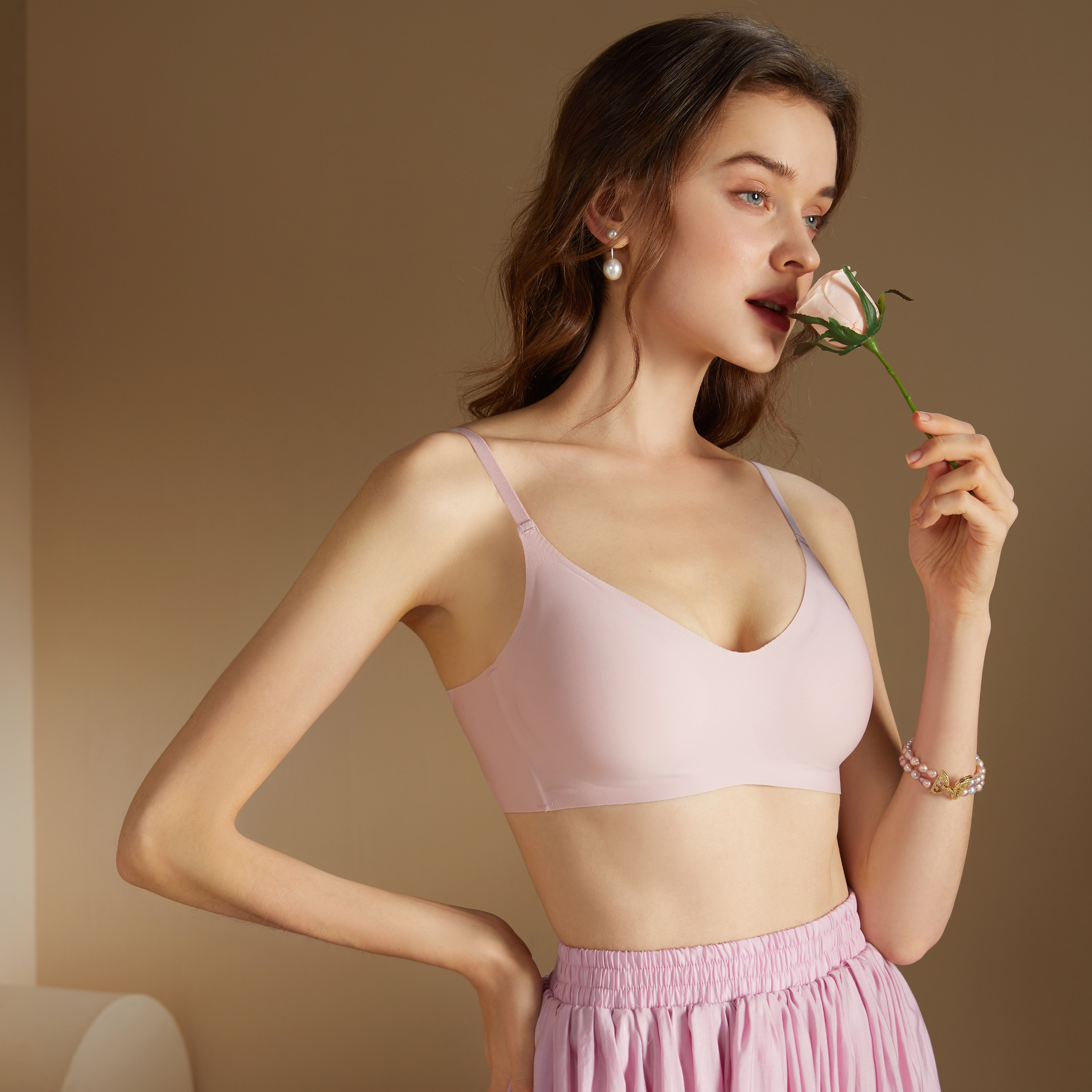 古今简约V领无钢圈文胸