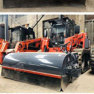 新款装载式扫路机前进式封闭清扫机工程铲车前进式扫地滑移封闭器