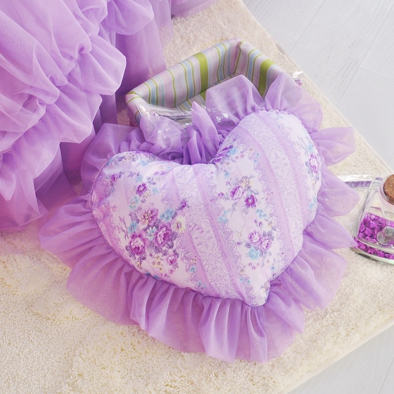 床上用品全棉爱心抱枕韩版公主蕾丝桃心形靠枕纯棉床上装饰品含芯