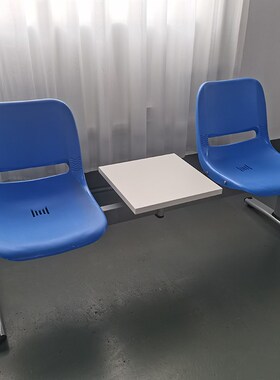 网红塑料两人位带茶几休息座椅咖啡店奶茶K店办公大厅等候座椅排