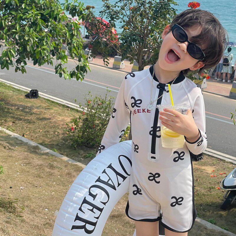 儿童泳衣男童新款宝宝连体长袖可爱洋气中小童海边W度假游泳套装
