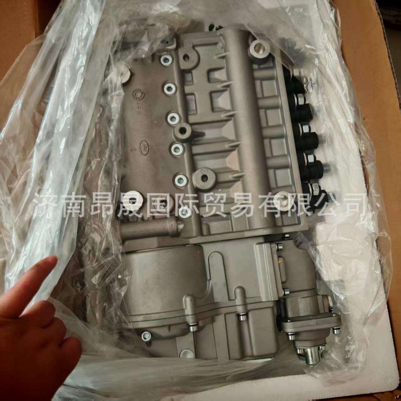 重汽HOWO T7H 汕德卡 发动机配件 燃油喷射泵总成 VG1246080342