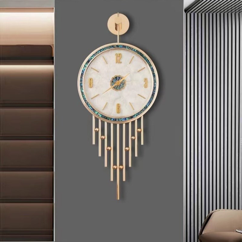 新款客厅挂钟轻奢时尚p家用玄关装饰挂墙时钟现代个性创意静音钟