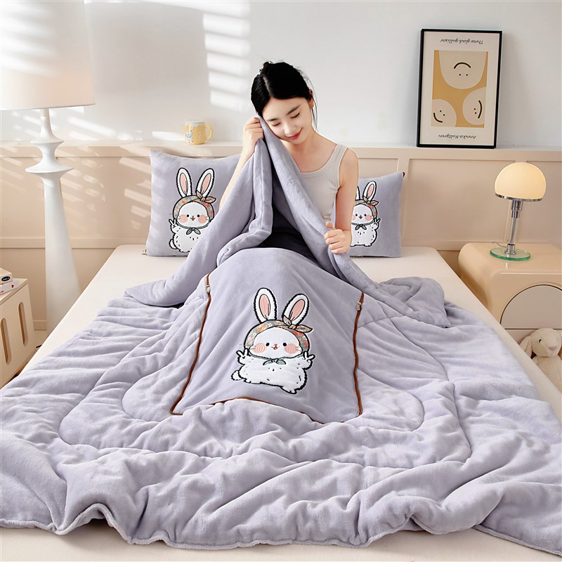 卡通牛奶绒加厚加大抱枕被子两用二C合一折叠车载午休空调被靠垫